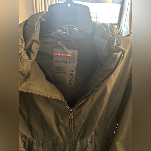 Olive Green Prada Sport Zipped Lightweight Puffer Utility Jacket - Picture 6 of 7